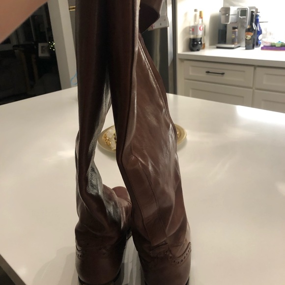 Burberry riding boots - Picture 2 of 4
